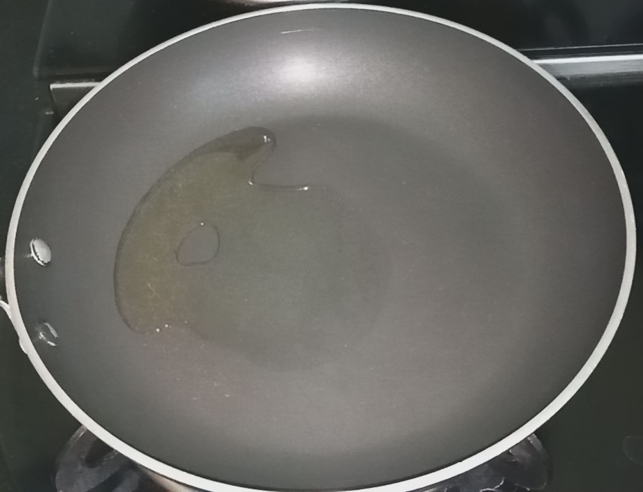 Heat oil in a pan